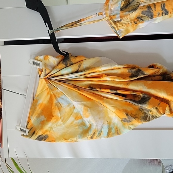 NWOT Prettylittlething Corset and Skirt set - Picture 3 of 7